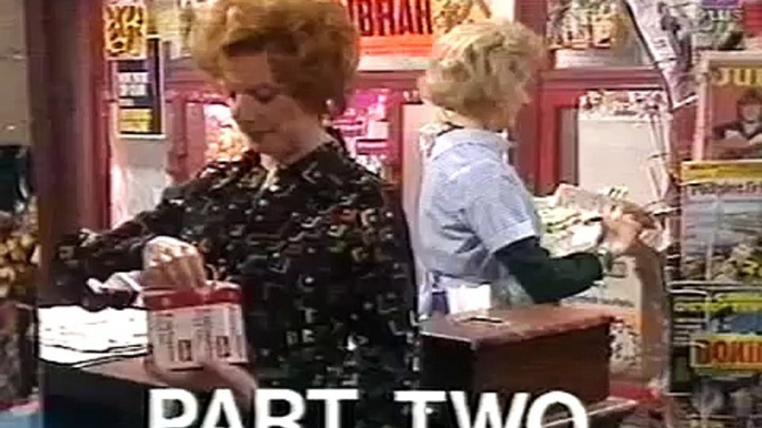 Coronation Street bit 1977 14th Sept Lovely Mavis lets Rita have it again