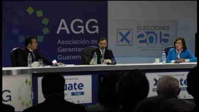 Ataques y pocas propuestas en el debate presidencial de Guatemala