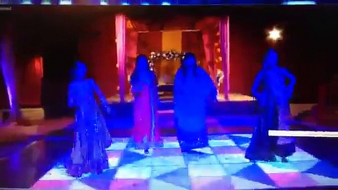 Mehndi Night Dance By Beautiful Girls Ghagra - Voogler