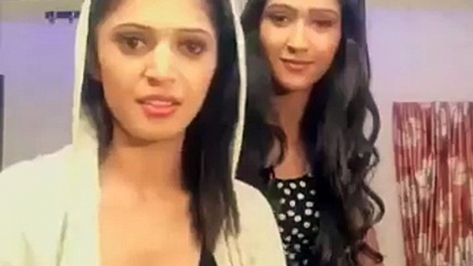 Charlie-Chauhan-n-Krisann-hot-Dubsmash-gLYUA2RXZyA