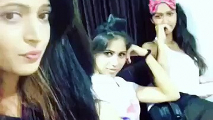 Charlie-Chauhan-Krissan-Vibha-Best-Friends-Funny-Dubsmash-2Iv-lipBryM