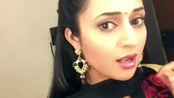 Divyanka-Tripathi-imitate-Tushar-kapoor-Bollywood-Dubsmash-SthjoAFAVqA