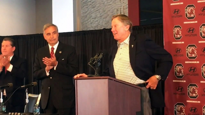 VIDEO: Gamecocks Football Coach Steve Spurrier announces his resignation from USC