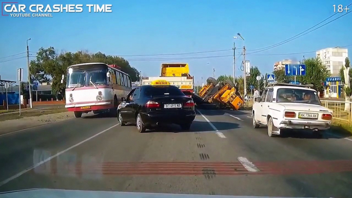 Car Crashes & Road Rage Compilation - August 2015 - episode #85 HD