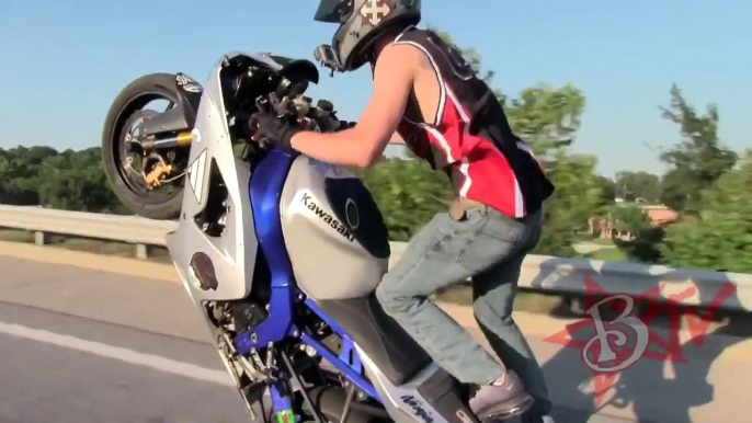 Extreme Freestyle Street Bike STUNTS + ACCIDENTS On Highway MIDDLE OF THE MAP RIDE 2013 St