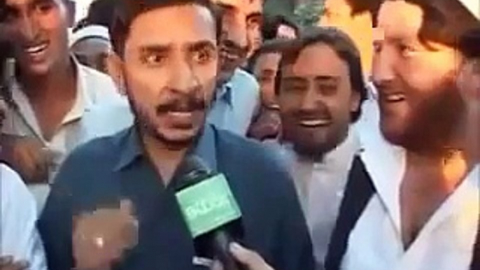 FUNNY PATHAN WITH TV REPORTER