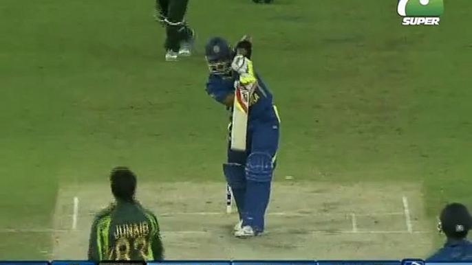 Pak vs Sri 2nd ODI- Junaid Khan Bowling