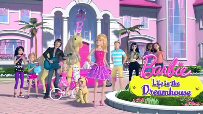 31 España Barbie™ Life in the Dreamhouse Entre amigas anda el juego