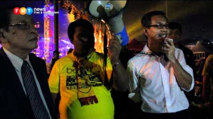 Lim Kit Siang visits 'Universiti Dataran Merdeka'