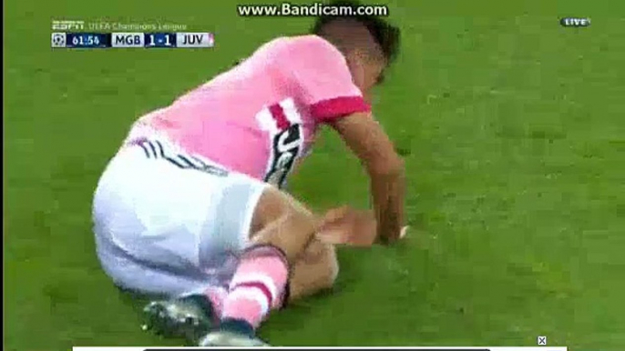 Paulo Dybala Gets Injured M'gladbach 1-1 Juventus 3.11.2015 HD