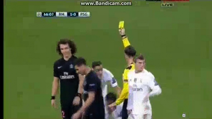 David Luiz Gets YELLOW CARD Real Madrid 1-0 PSG 3.11.2015 HD