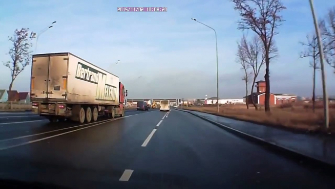 Semi-Truck incredibly swerves around Van at last second in Highway Traffic