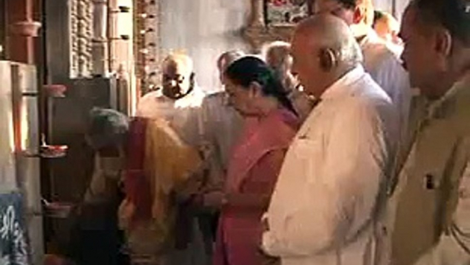 Gandhinagar Gujarat CM offers prayers at Panchdev Temple