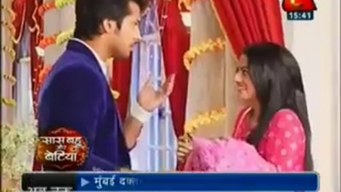 Laksh Ne Mana Liya Apni Swara Ko Shaadi Ke Liye Aur Laya Swara Ke Liye Behtarin Tohfa - 13th November 2015 - Swaragini