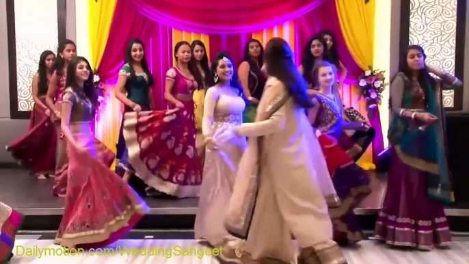 Karachi Wedding Girls Group Dance On | Larke o Re Larke | HD. By: Said Akhtar