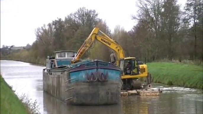 CURAGE CANAL DE LA SAMBRE A L'OISE A OISY  17 NOVEMBRE 2015