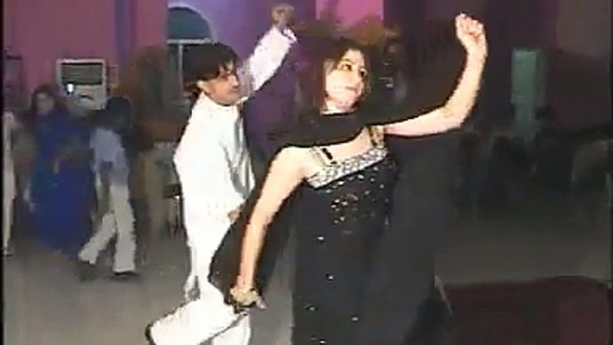 Mast Pashtu Dance In Peshawar Tune.pk dailymotion