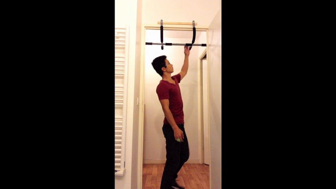 Training tractions pullups