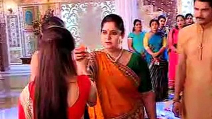 Gopi Ne Liya Meera Ko Dharam Se Talak Dilwa Kar Usse Aazaad Karne Ka Faisala - 20th November 2015 - Saath Nibhaana Saathiya