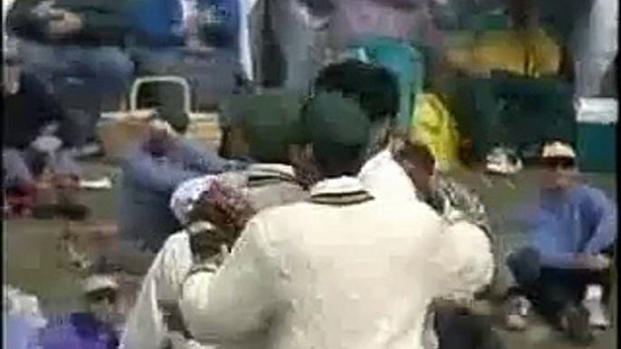 yorker-by-waqar-younis-what-a-ball(YouPlay.PK)