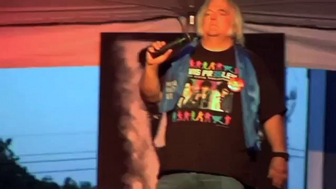 Bryan Clark sings 'HURT at Elvis Week 2013 (video)