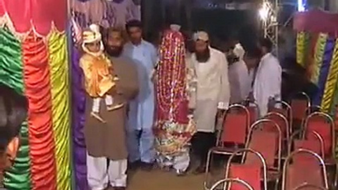 Funny wedding Accident Pakistan.