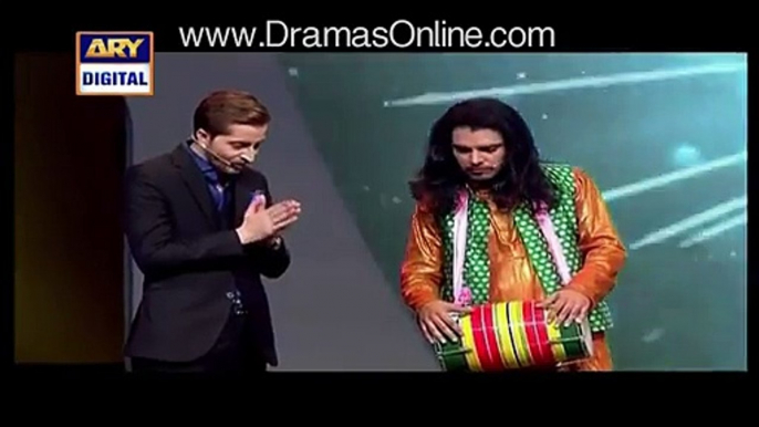 How a comedian is making fun of Umair jaswal in Lux style awards