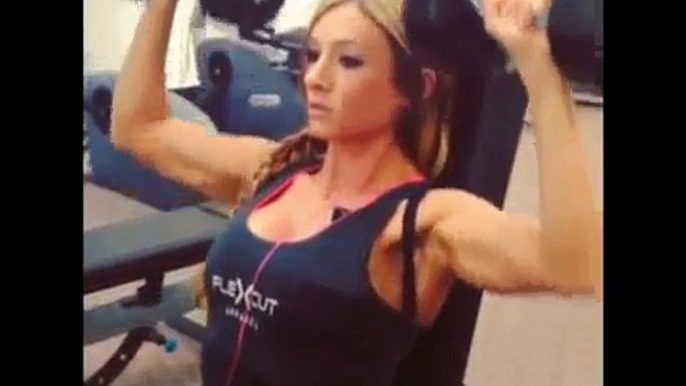 PAIGE HATHAWAY - Model - Fitness Competitor - Personal Trainer: Exercises and workouts @ U