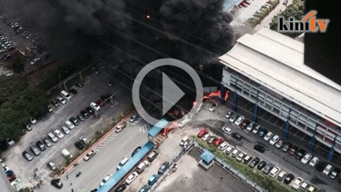 Visual kereta terbakar di LRT Taman Jaya