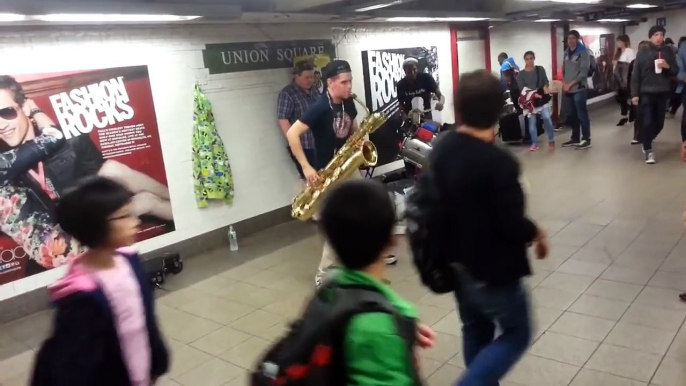 Too Many Zooz arrasa na Union Square