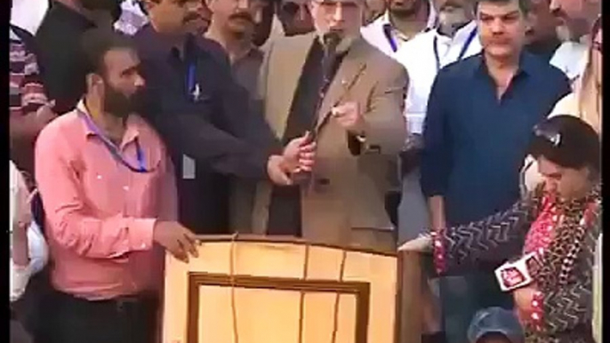 Allama Tahir ul Qadri funny moment