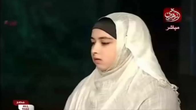 سمية الديب وتلاوة رائعه‬‎ - Beautiful Quran Recitation By Somiah Al Deeb (Somaya Abdul Aziz Eddeb) - Femme Voix Angélique Récitation Du Coran - सुंदर कुरान सस्वर पाठ - MasyaAllah! Merdunya Bacaan Sūrat al-Baqarah (Arabic: سورة البقرة‎)