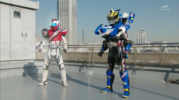 Kamen Rider Drive type Formula and Kamen Rider Mach type Dead Heat henshin