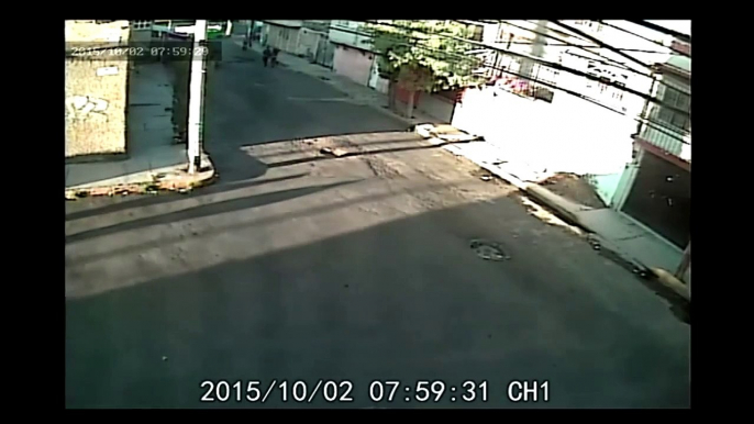 Asalto video - Asalto a señora en calle Sufragio efectivo.