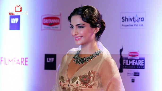 Sonam Kapoor at FilmFare Awards 2016 | Red Carpet | ViralBollywood