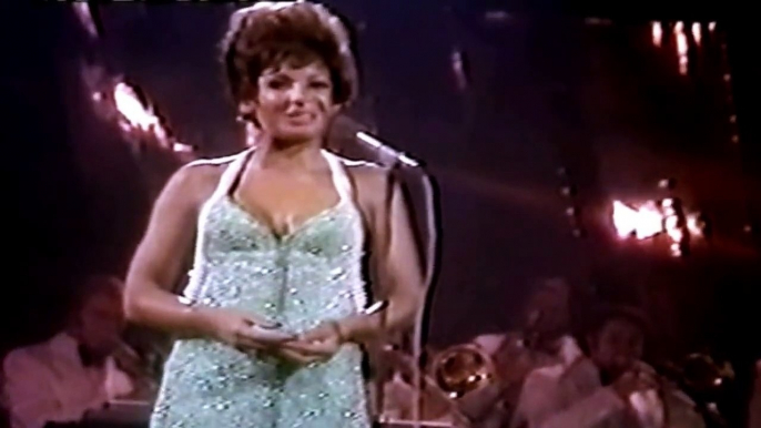 Shirley Bassey - Never Never Never / Day By Day (1973 Live at Royal Albert Hall)