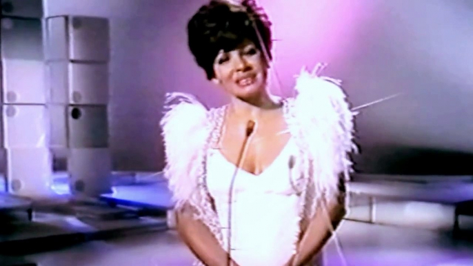Shirley Bassey - What I Did For Love (1976 Show #3)