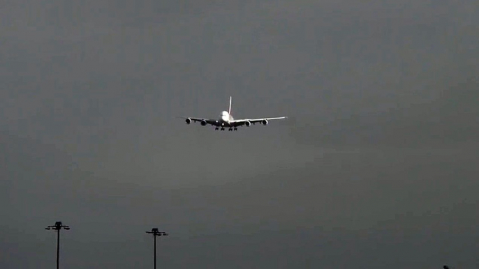 Windy Landing Emirates A380 Crosswind Landing in Bad Weather Manchester Airport Big Planes