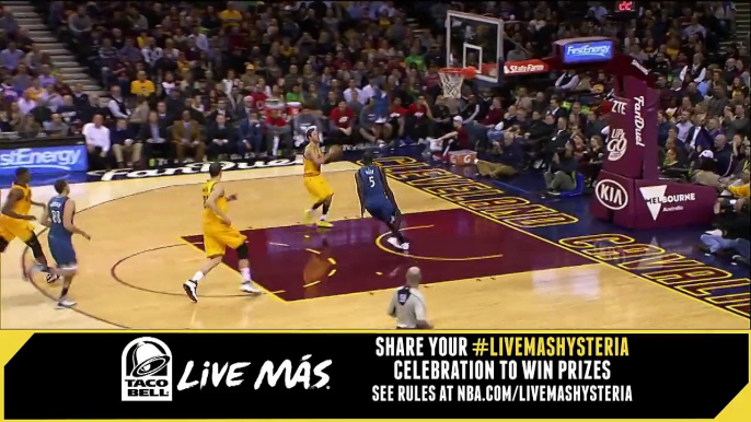 Taco Bell #LiveMasHYSTERIA  Delly Lobs it to Mozgov