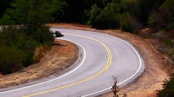 Motorcycle Crash - Yamaha R1 Lowsides on Mulholland Hwy