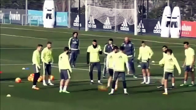 ¡Espectaculares 'rondos aéreos' en el entrenamiento de Real Madrid