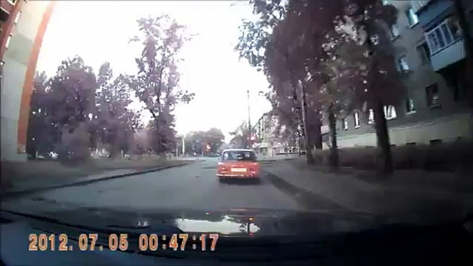 Russian Drivers - Another Normal Day in Russia - ( Russian Drivers February 2013 )