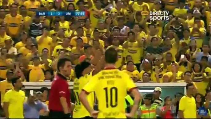 Salida de Ronaldinho del partido Barcelona SC vs Universidad de San Martin Noche Amarilla 2016 (Latest Sport)