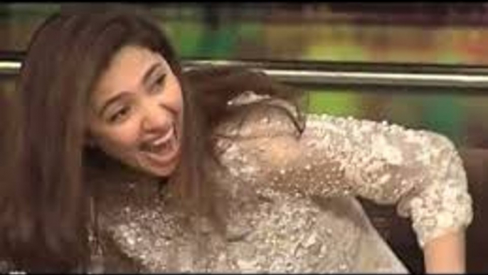 Mahira Khan gone crazy as Jogi Baba comes in Mazaaq Raat