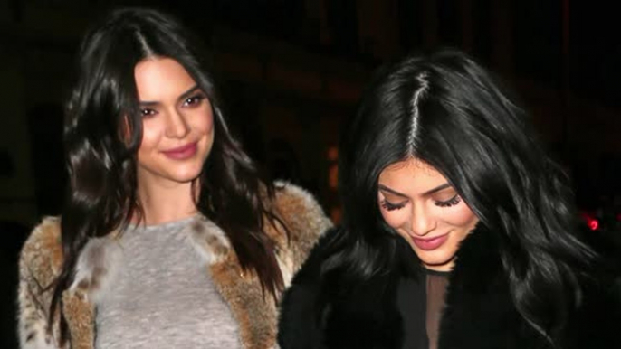 Kendall und Kylie Jenner veröffentlichen ihre Kendall + Kylie Kollektion in NYC