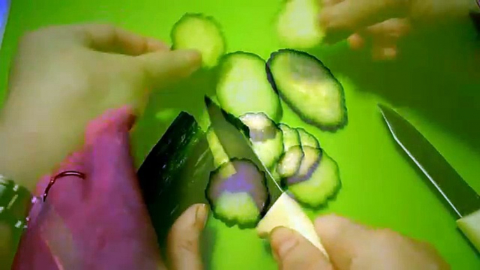 Барашек из огурца! Украшения из овощей! Lamb of cucumber! Decoration of vegetables!