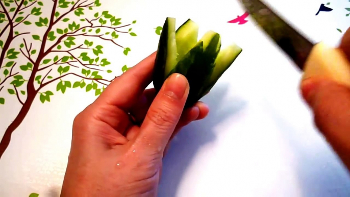 Цветок из огурца! Flower of cucumber! Украшения из овощей! Decoration of vegetables!