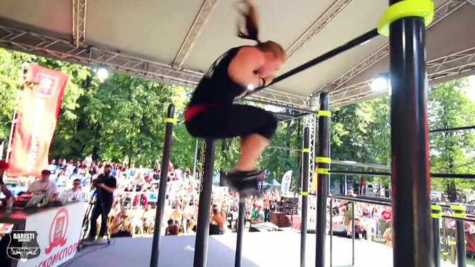 Impressive Female Parkour Performance during World Championships in Russia