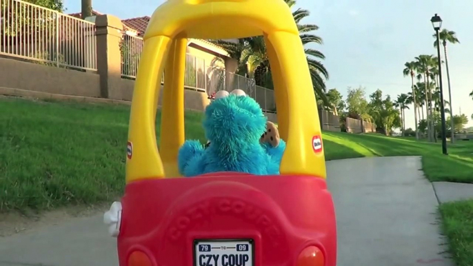 Cookie Monster Driving Cozy Coupe Sesame Street Cookie Monster Bad Driver Crashing Falling