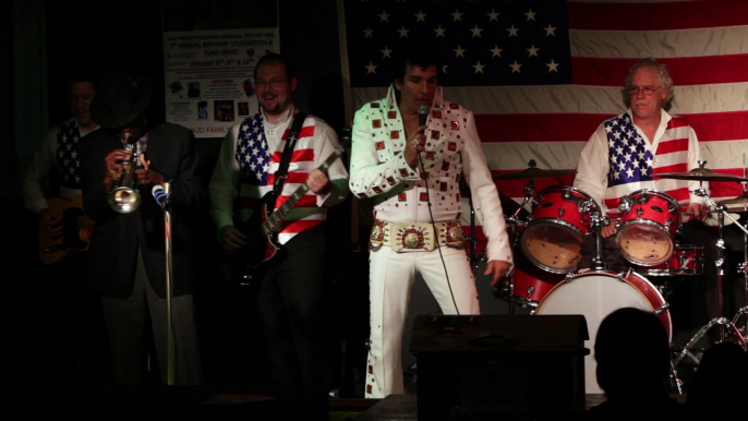 Todd Herendeen sings  'Blue Suede Shoes' Elvis Presley Memorial VFW 2015